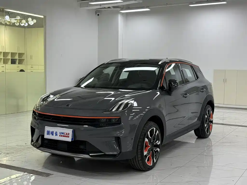 Lynk & Co 06