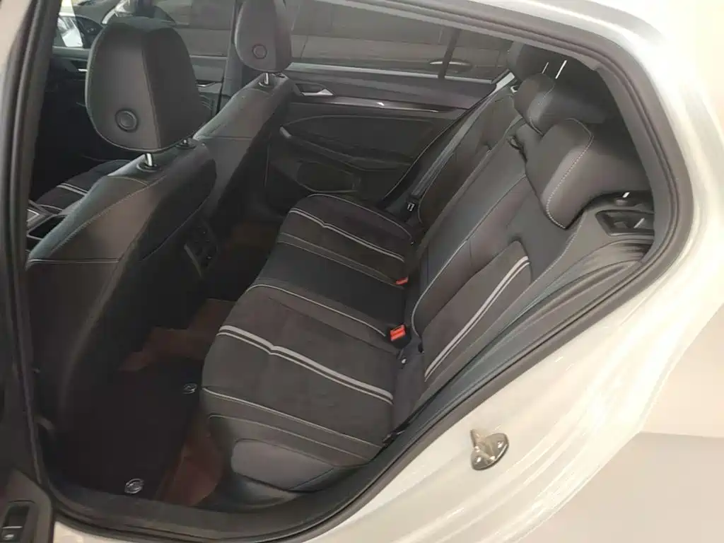 Volkswagen Golf — миниатюра 17