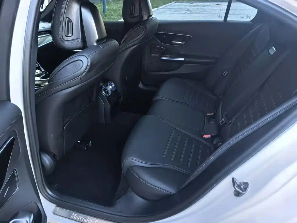 Mercedes-Benz C-Class — миниатюра 4
