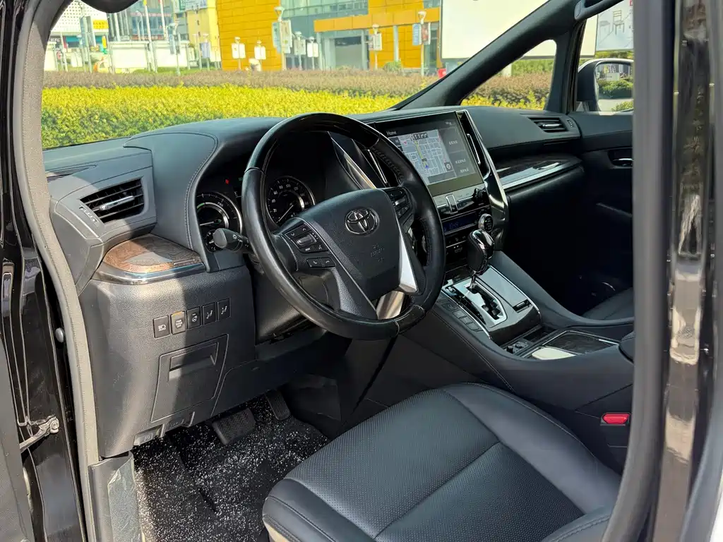 Toyota Vellfire — миниатюра 14