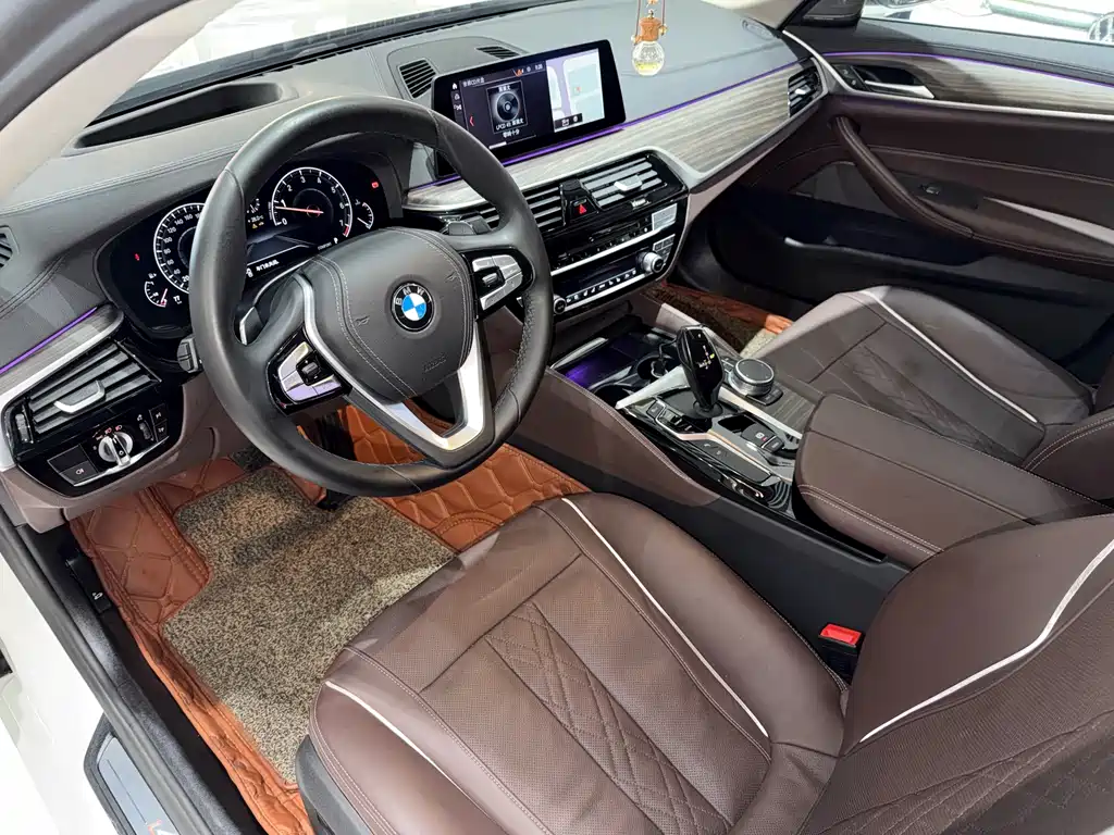 BMW 5 Series — миниатюра 11