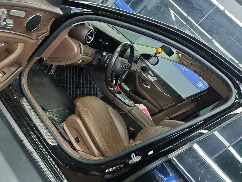 Mercedes-Benz E-Class — миниатюра 3