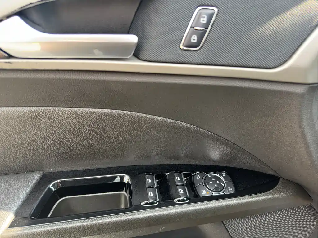 Ford Mondeo — миниатюра 18