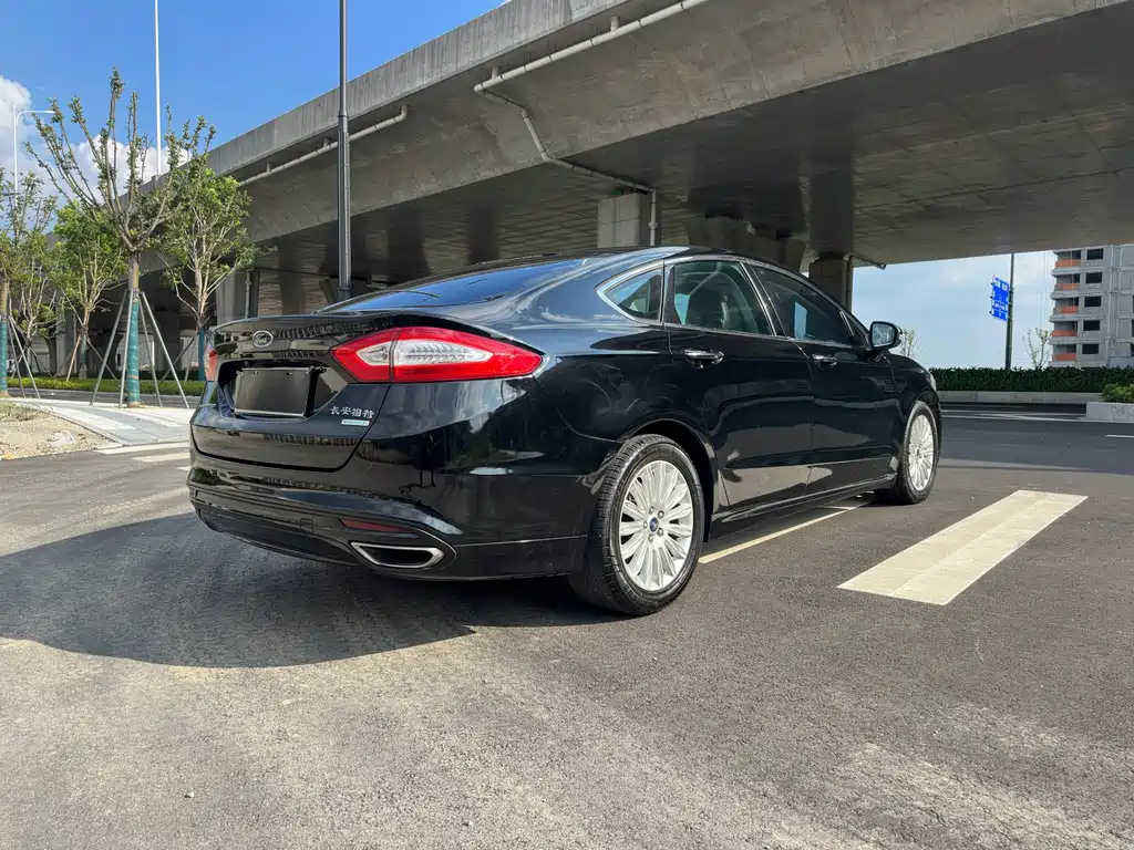 Ford Mondeo — миниатюра 5