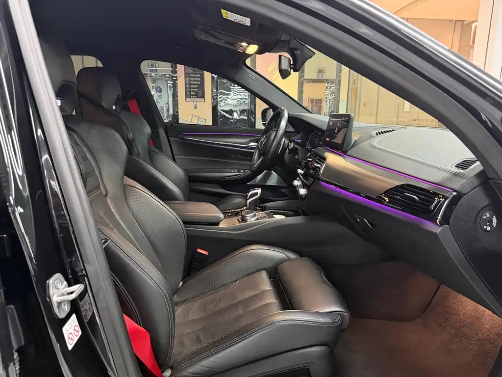 BMW M5 — миниатюра 15
