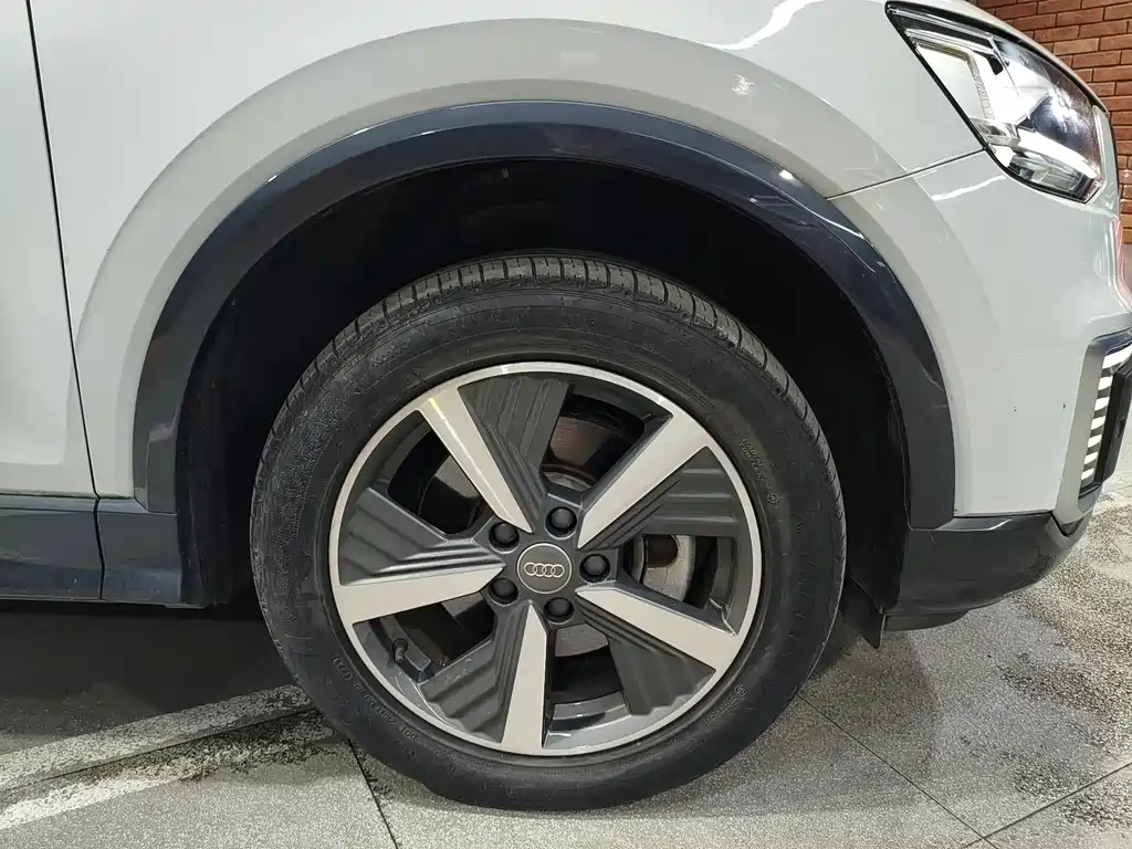 Audi Q2L e-tron — миниатюра 17