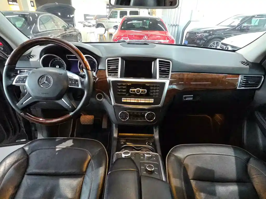 Mercedes-Benz M-Class — миниатюра 8