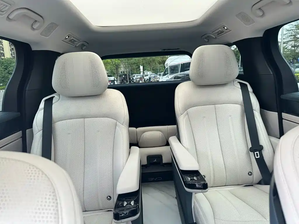 BYD Xia — миниатюра 17