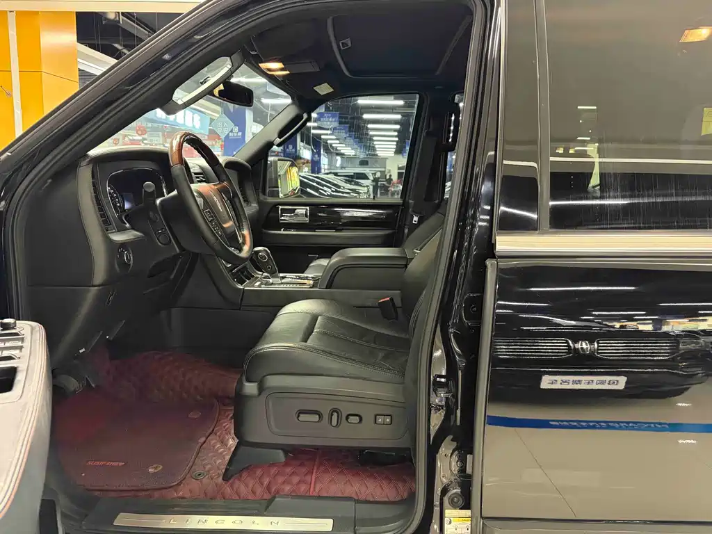 Lincoln Navigator — миниатюра 4