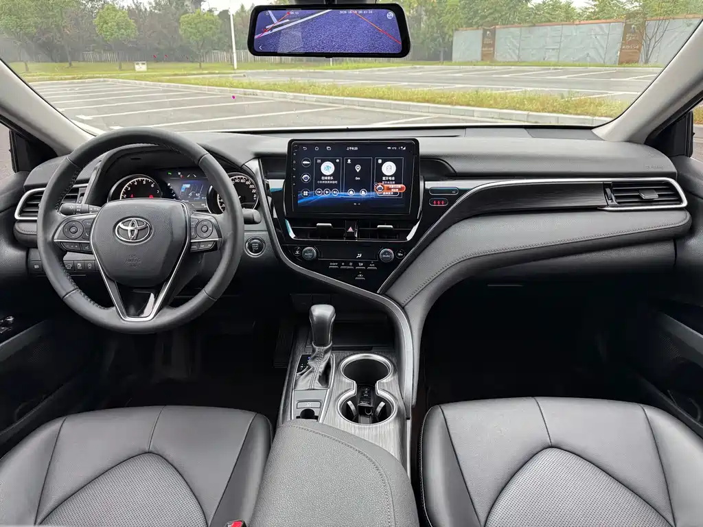 Toyota Camry — миниатюра 11