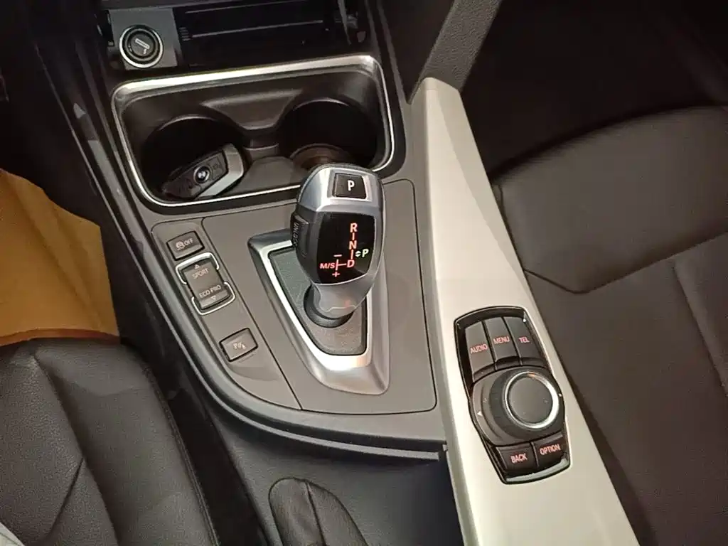 BMW 3 Series — миниатюра 14
