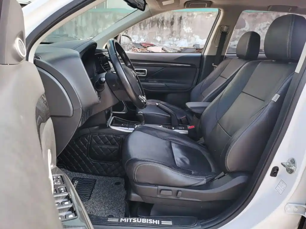 Mitsubishi Outlander — миниатюра 15