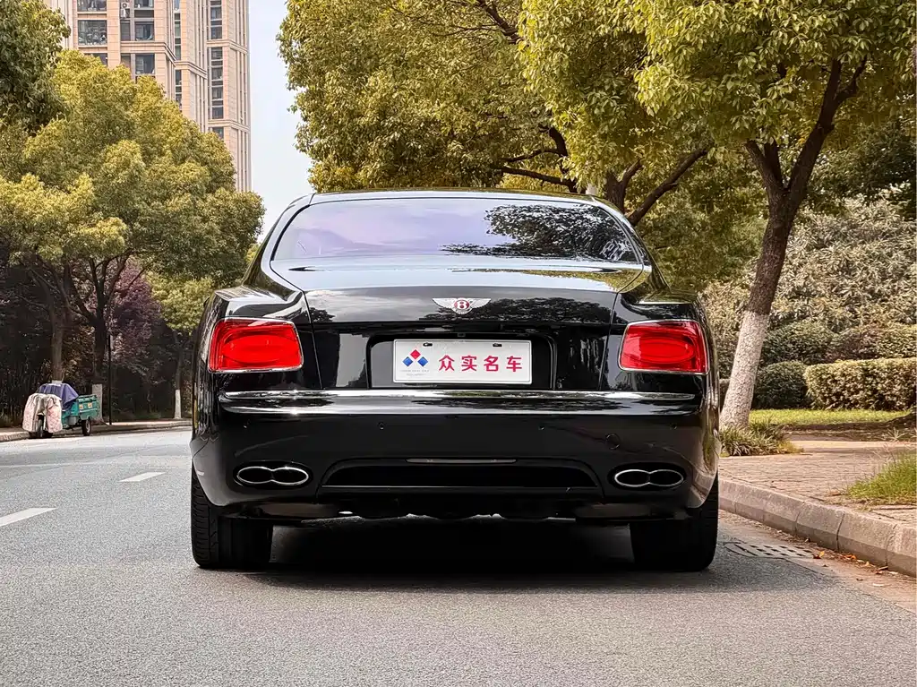 Bentley Flying Spur — миниатюра 4