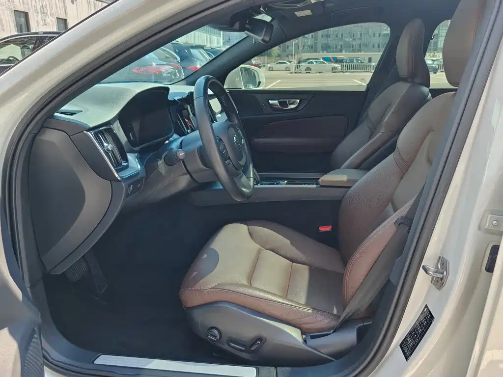 Volvo S60 — миниатюра 4