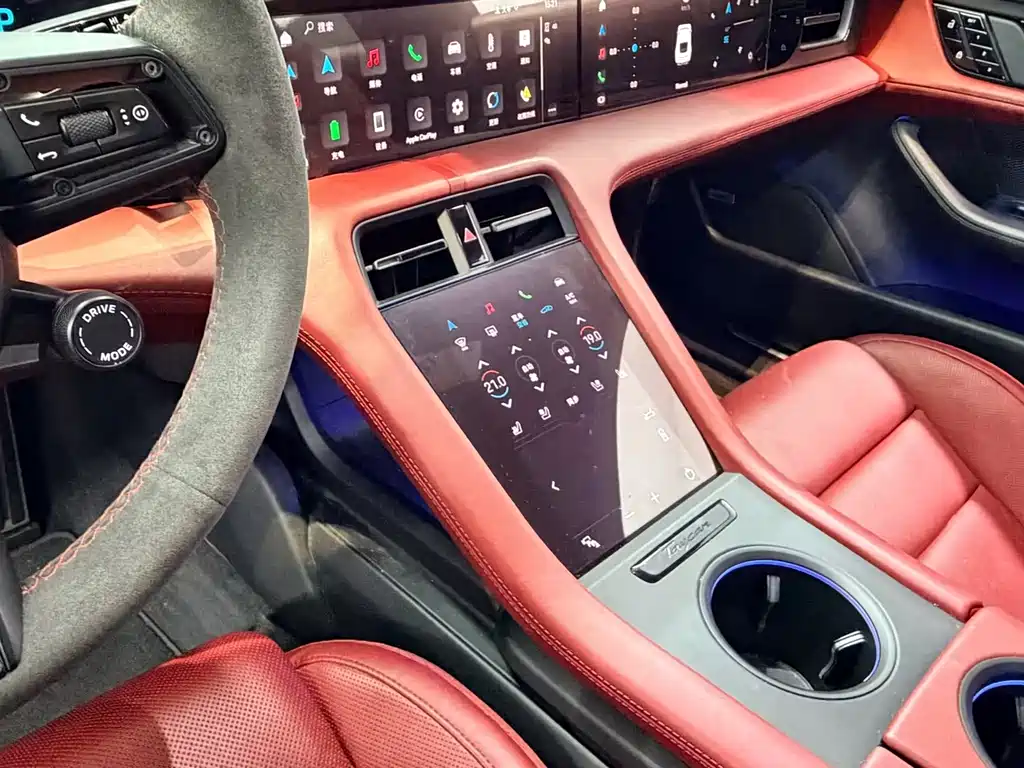 Porsche Taycan — миниатюра 7