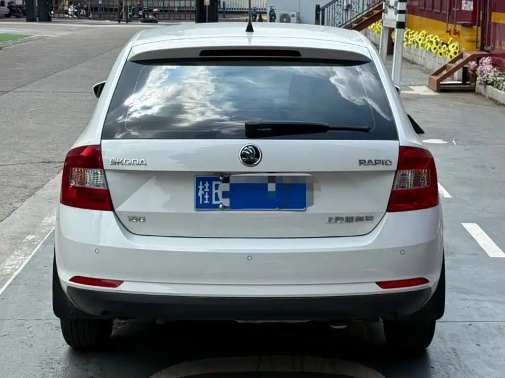 Skoda Rapid Spaceback — миниатюра 8