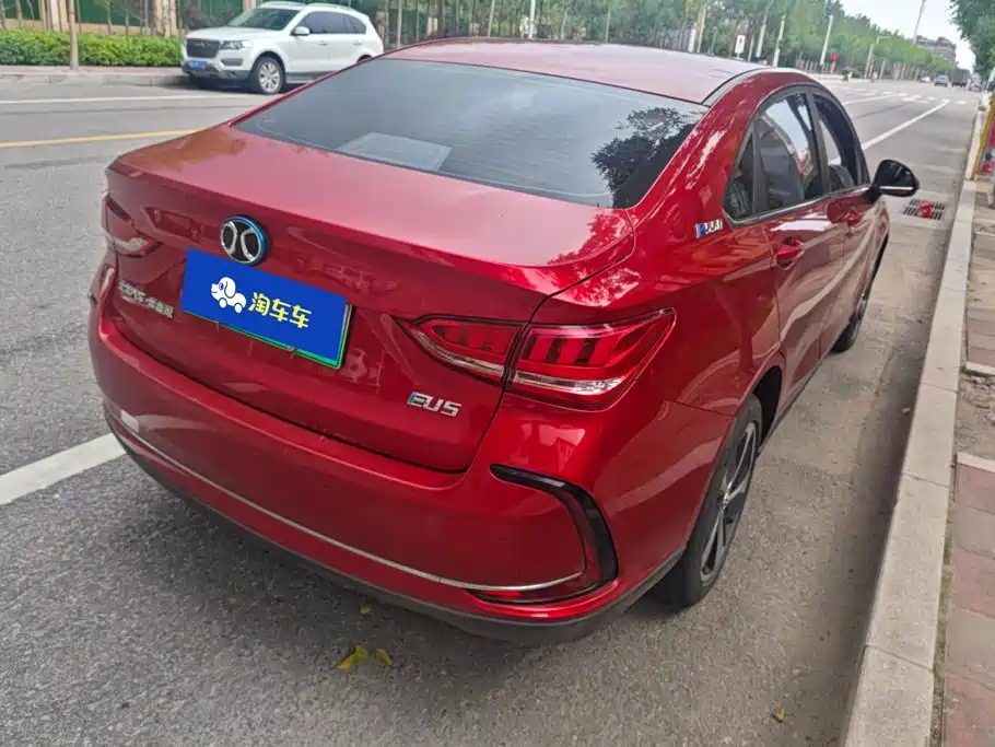 BAIC EU5 — миниатюра 3