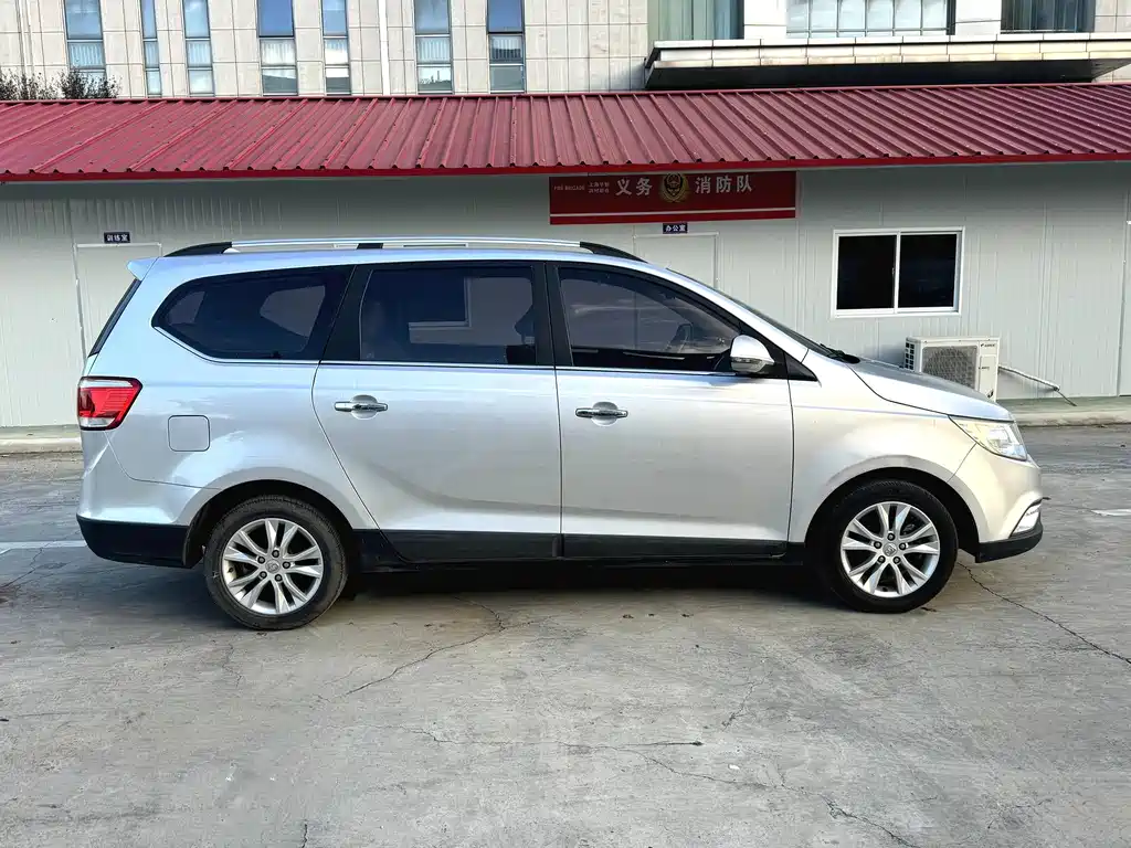 Baojun 730 1.5L Manual Comfort Type 7 seats, фото 6
