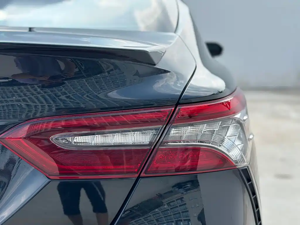 Toyota Camry — миниатюра 20