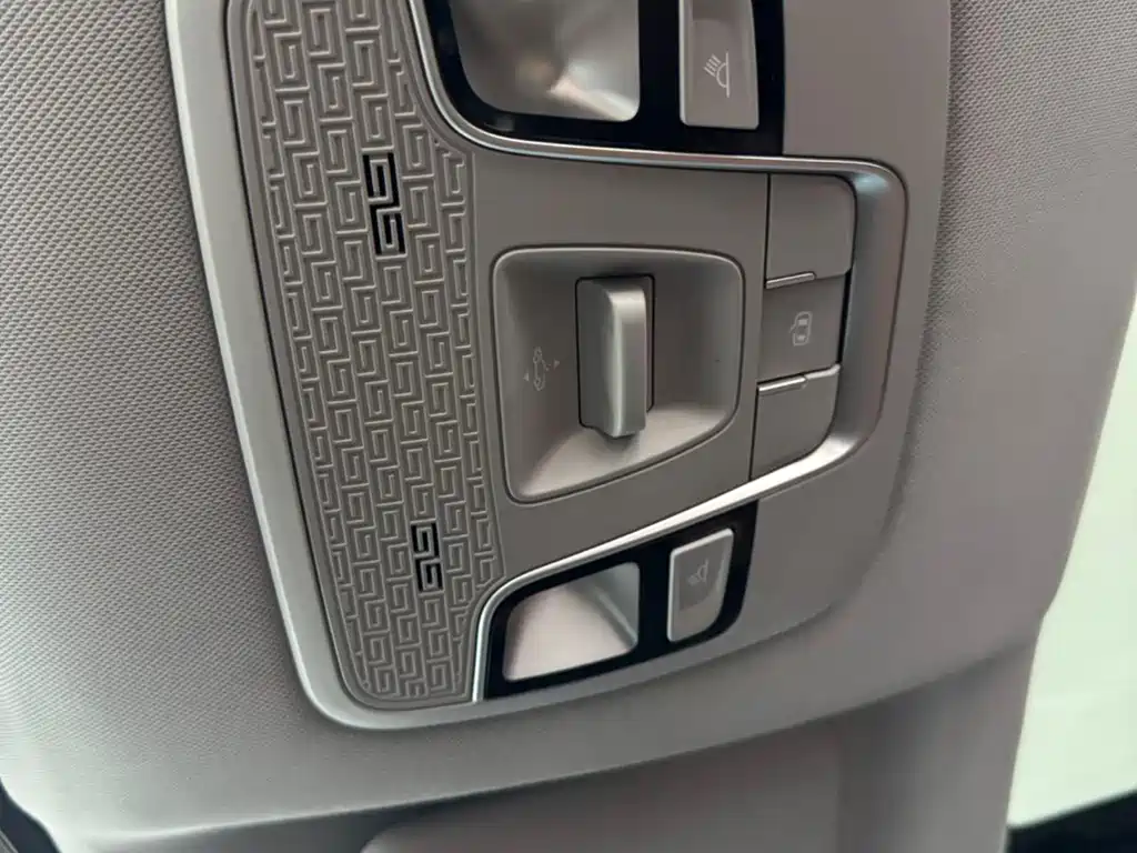 Geely Vision X6 - фото 13