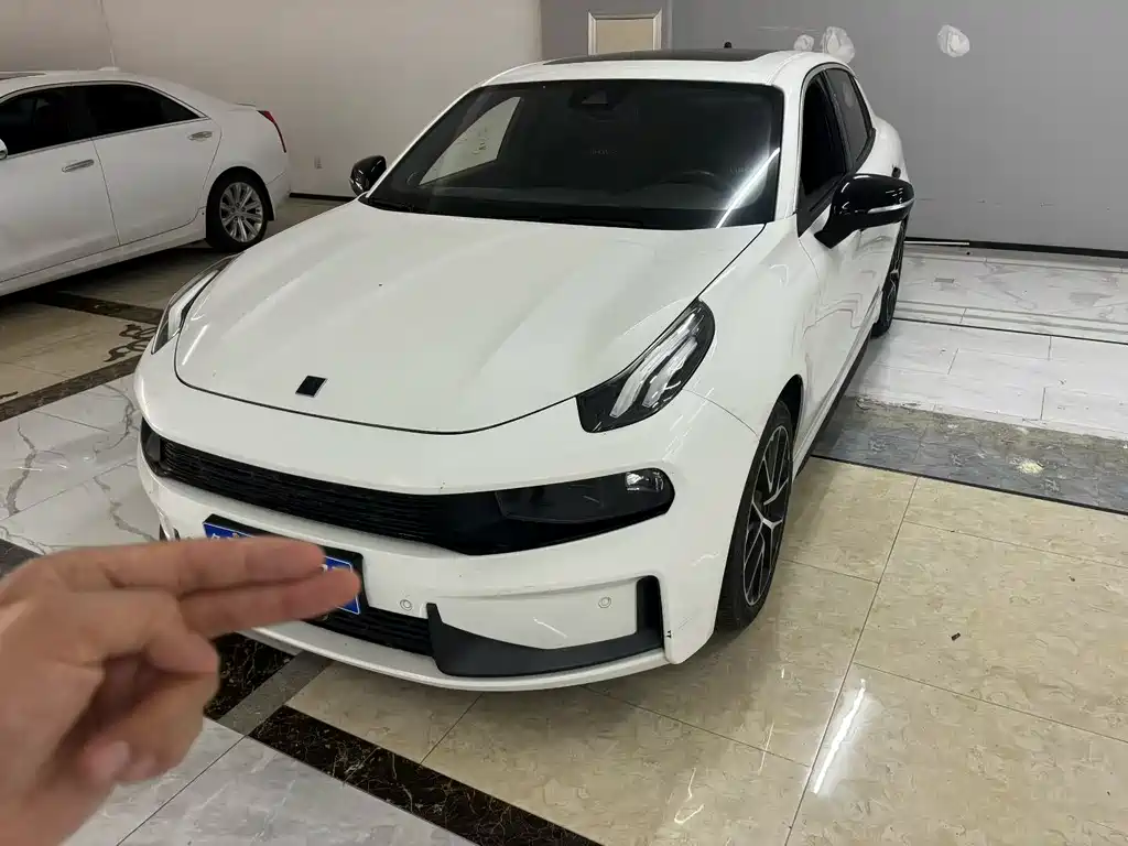 Купить Lynk & Co 03