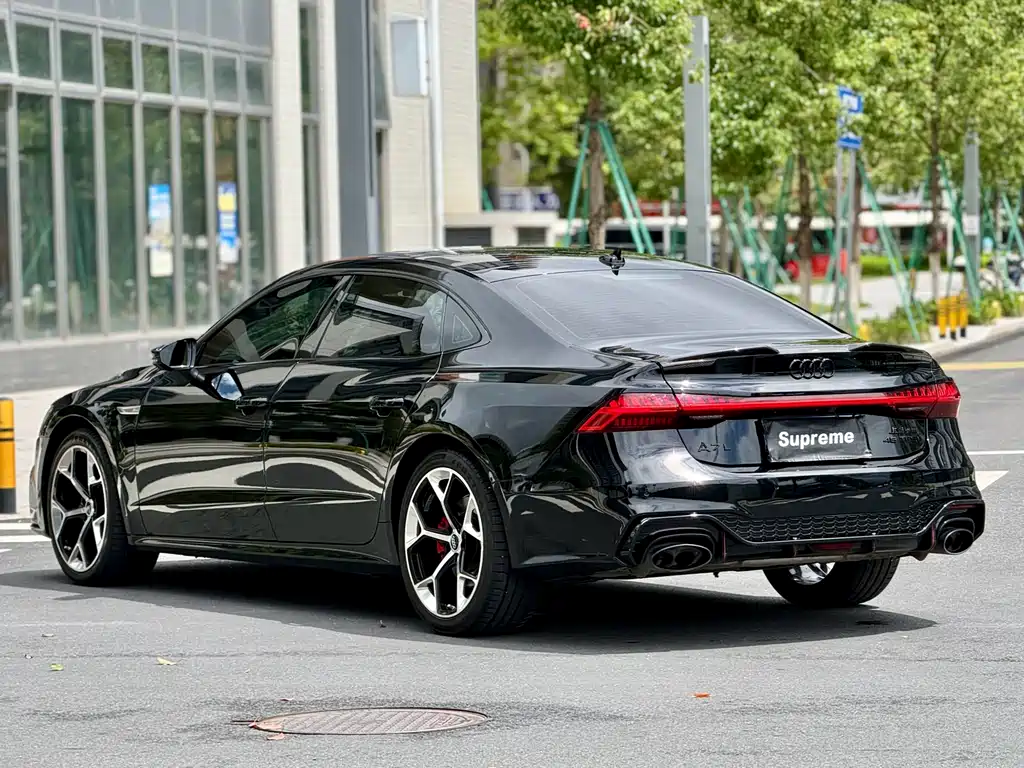 Audi A7L 2024 45 TFSI Luxury