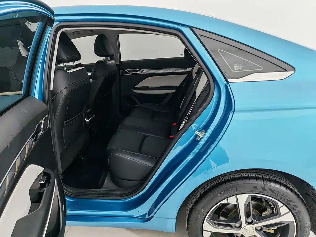 Geely Emgrand — миниатюра 14