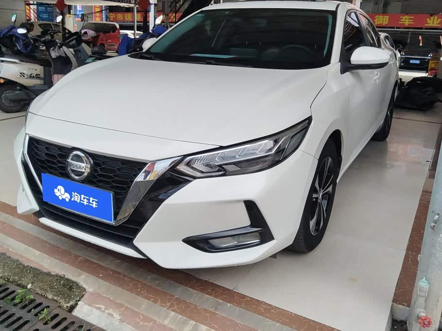 Nissan Sylphy 1.6 л 2021 г. Белый, пробег 47500 км