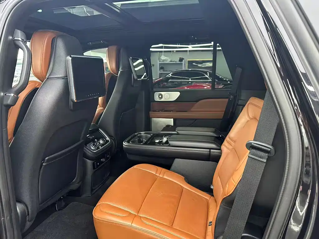 Lincoln Navigator — миниатюра 5