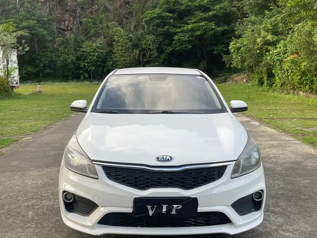 KIA K2