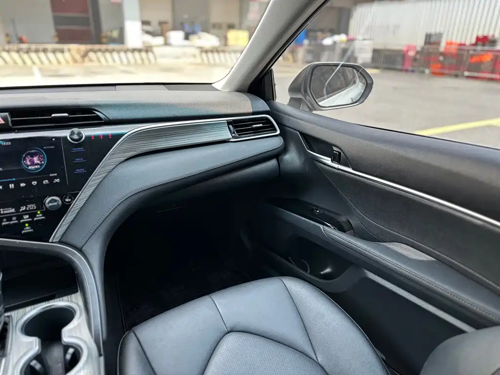 Toyota Camry — миниатюра 15