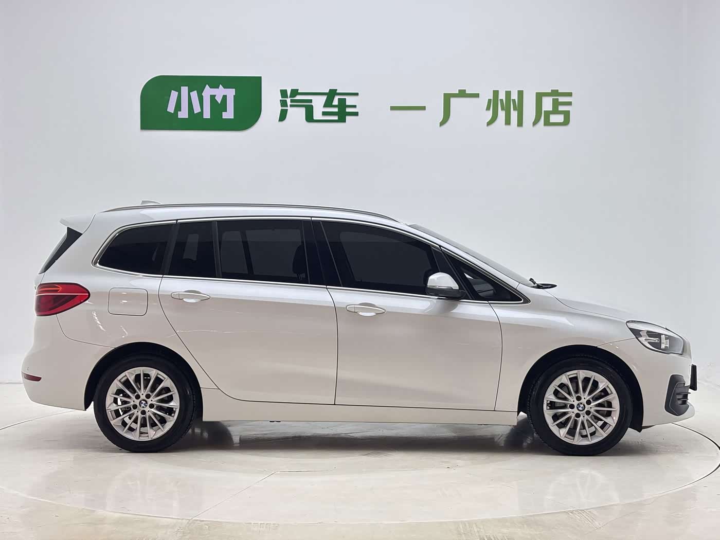 Mercedes-Benz GLB 1.5 л 2021 г. Белый, пробег 21000 км
