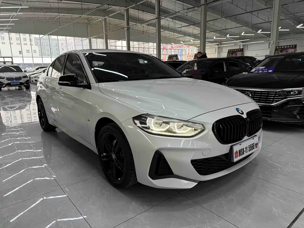 BMW 1 SERIES