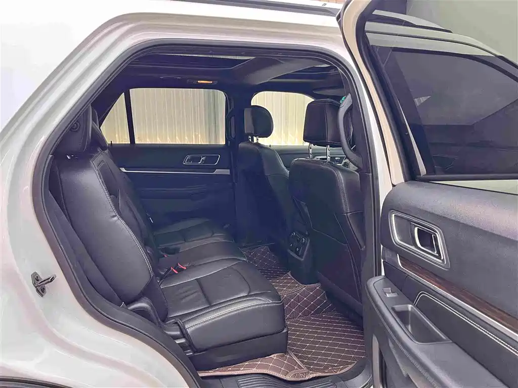 Ford Explorer (Import) — миниатюра 11