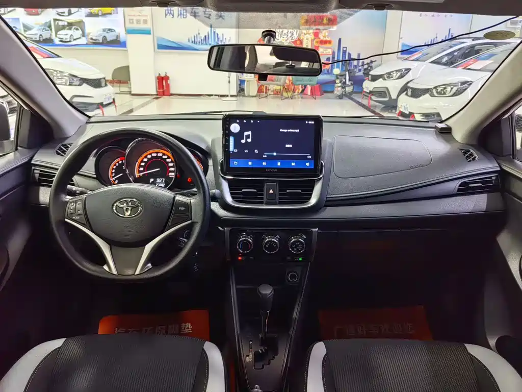 Toyota Yaris L — миниатюра 5