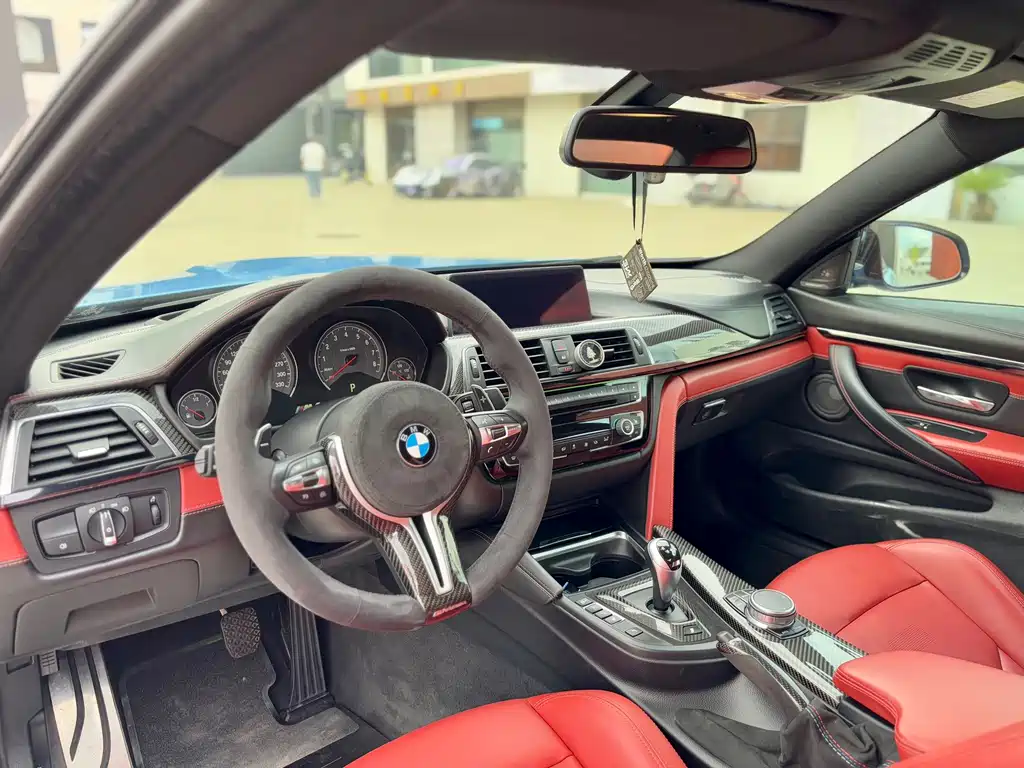 BMW M4 — миниатюра 5
