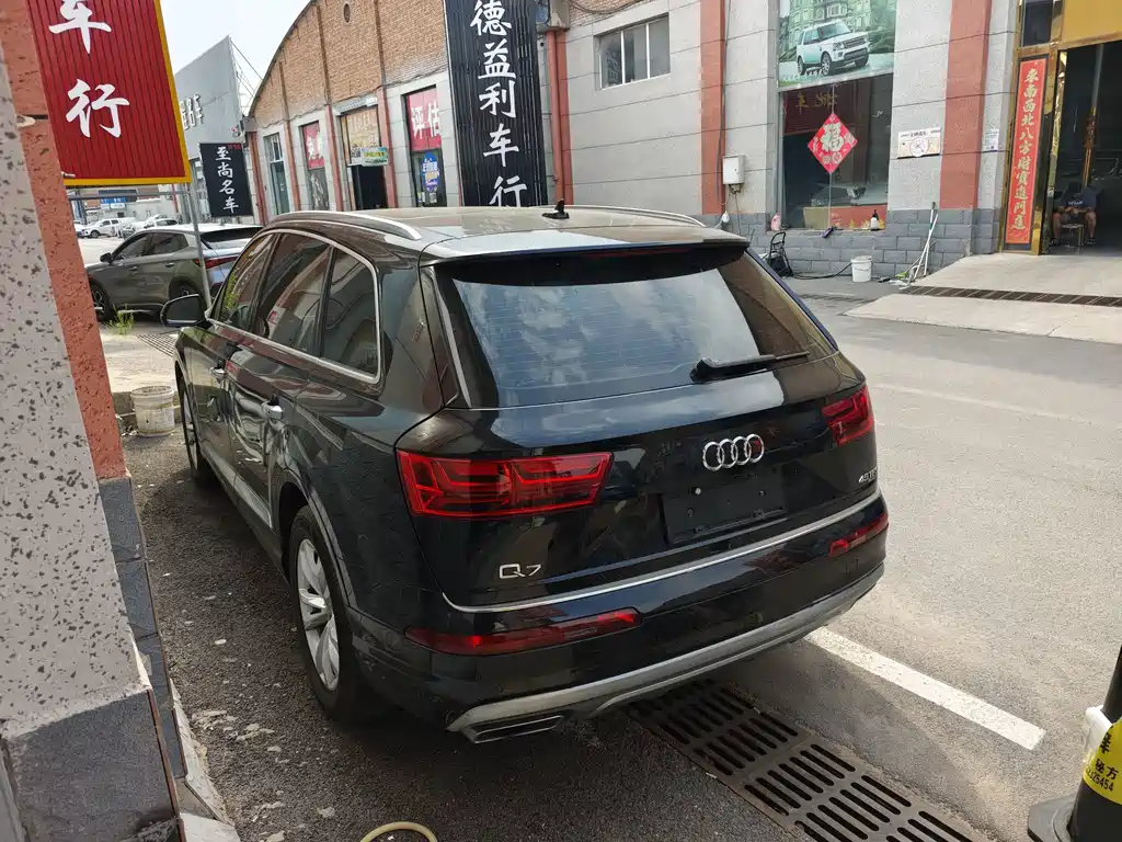 Audi Q7 — миниатюра 7