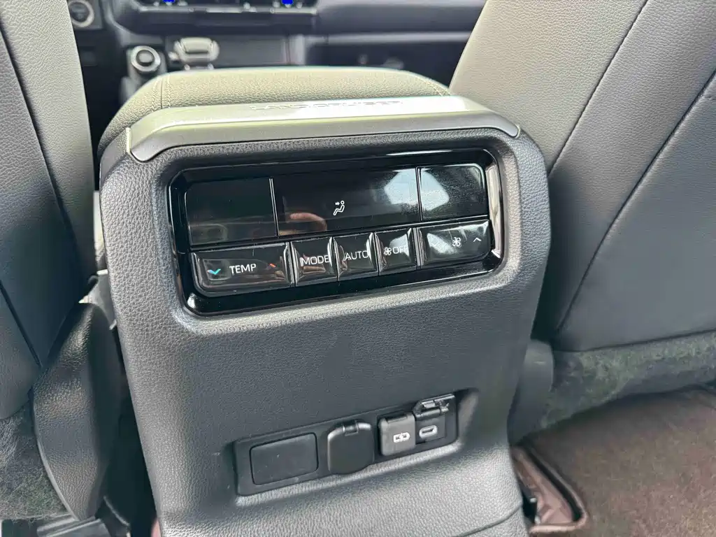 Toyota Prado 2.4T Cross BX Edition 5 seats, фото 11