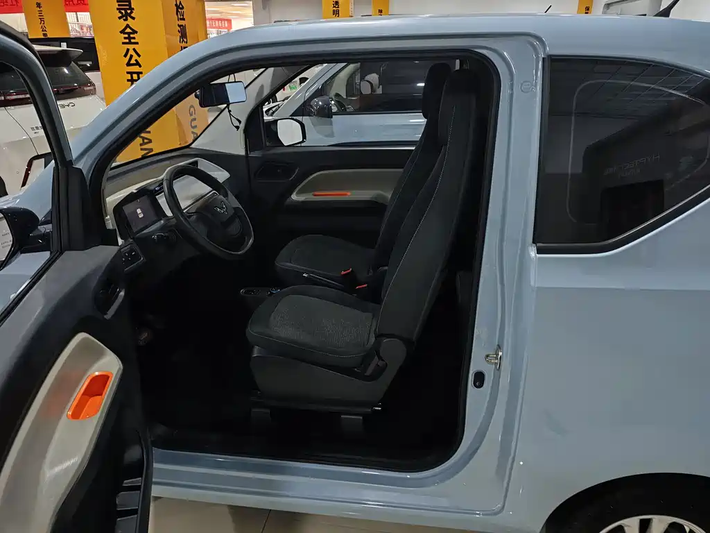 Wuling MINIEV — миниатюра 4