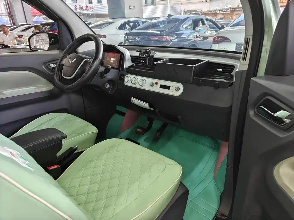 Wuling MINIEV — миниатюра 5