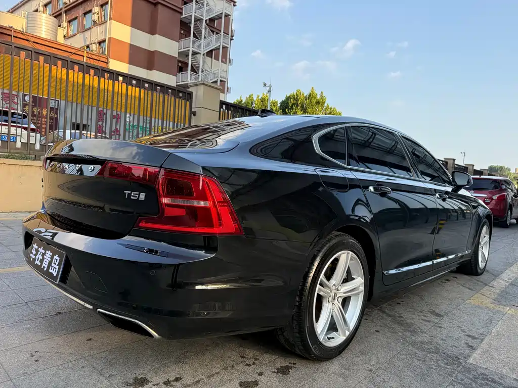 Volvo S90 — миниатюра 14