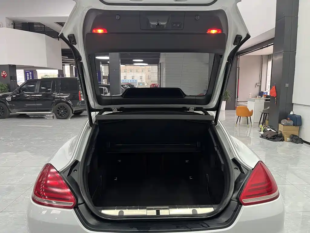 Porsche Panamera — миниатюра 11