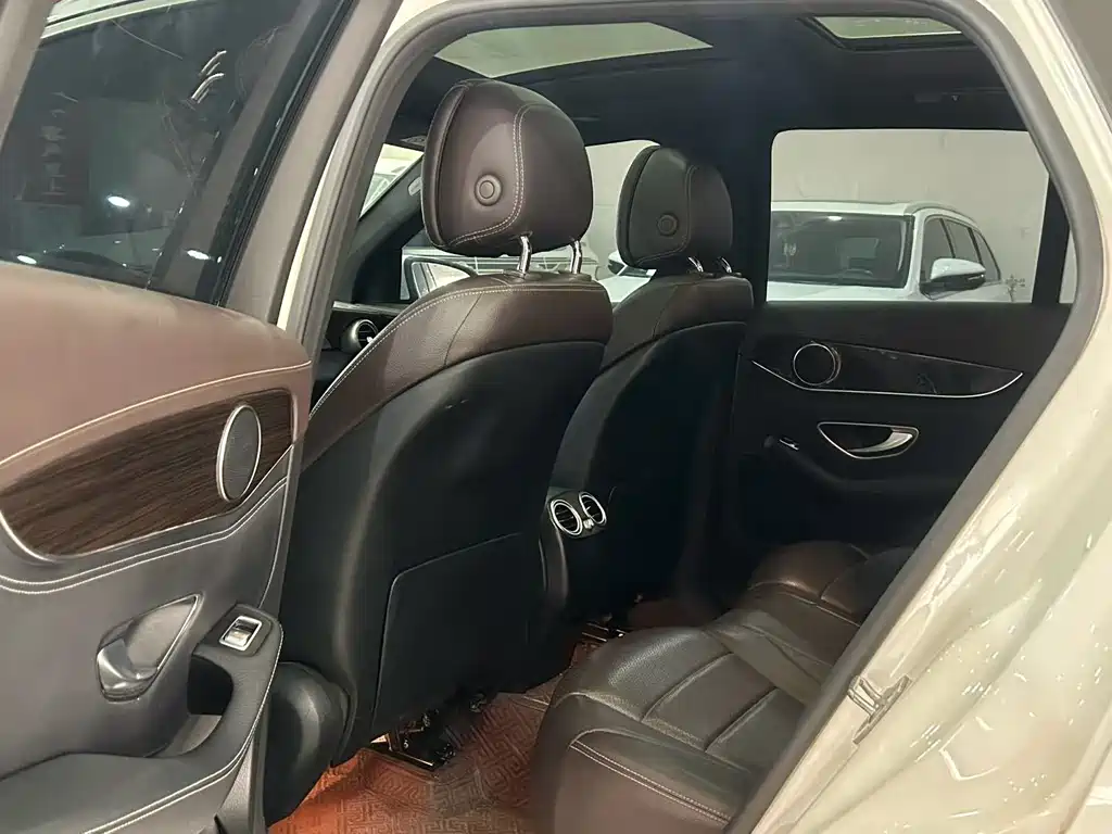 Mercedes-Benz GLC 2017 GLC 260 4MATIC Luxury
