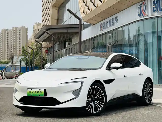 2024 Avatr 12