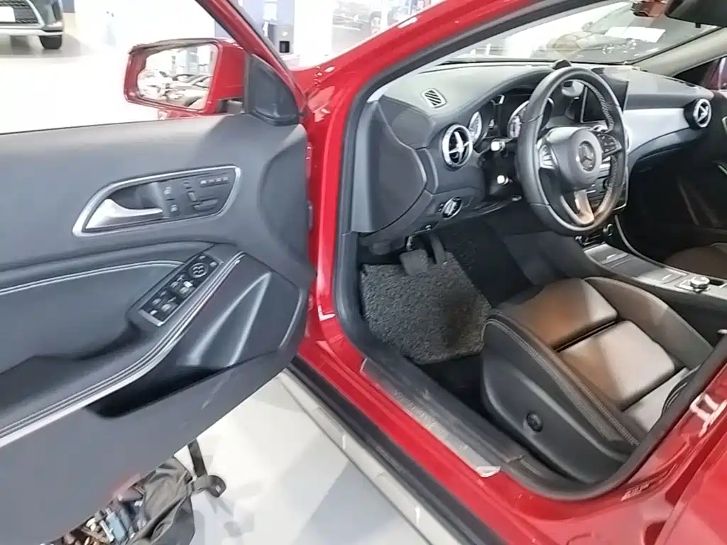 Mercedes-Benz GLA — миниатюра 16