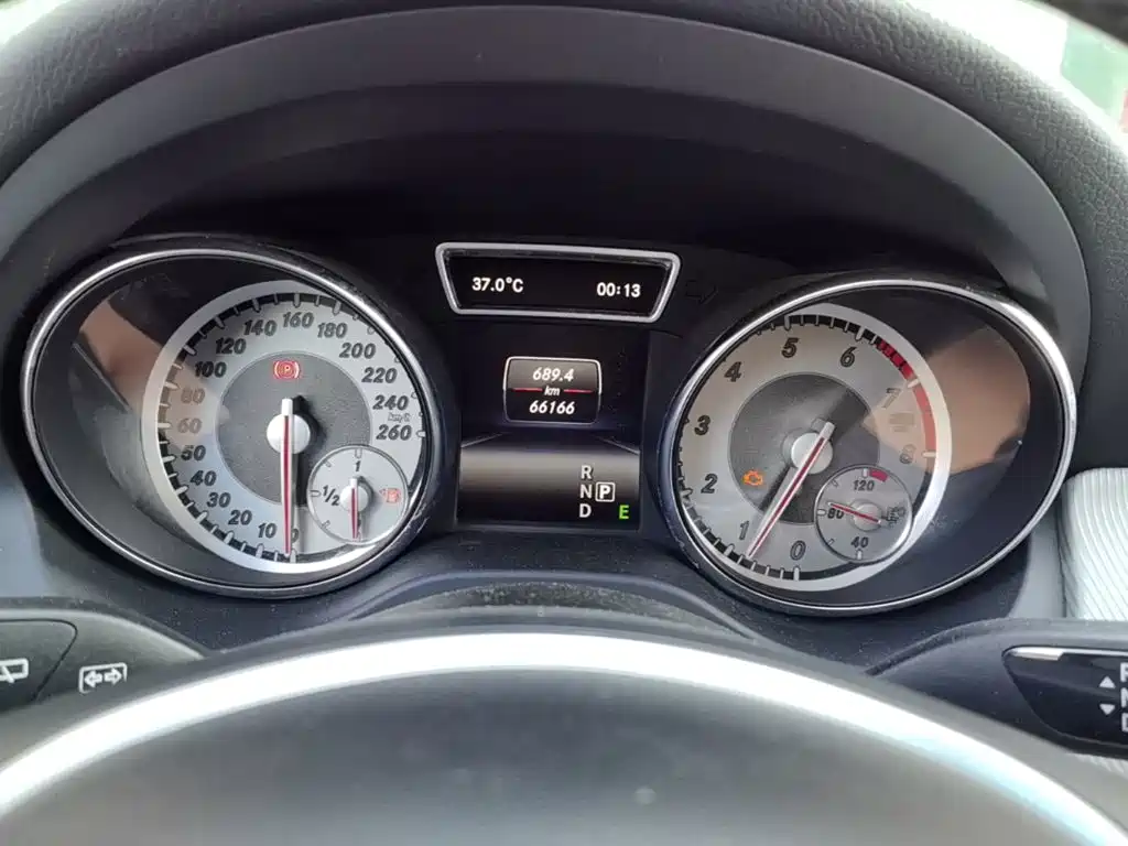 Mercedes-Benz GLA — миниатюра 12