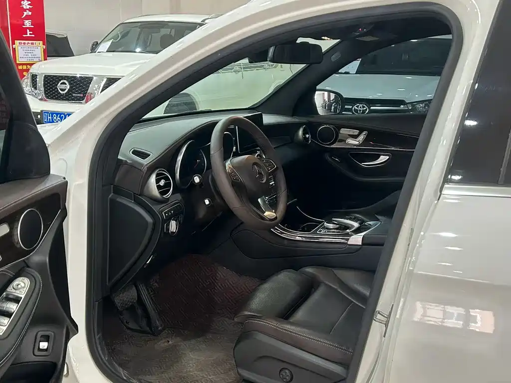 Mercedes-Benz GLC 2017 GLC 260 4MATIC Luxury