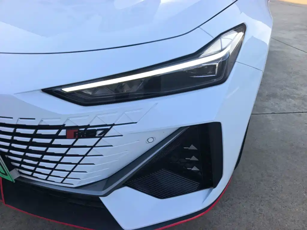 Changan UNI-V iDD — миниатюра 24