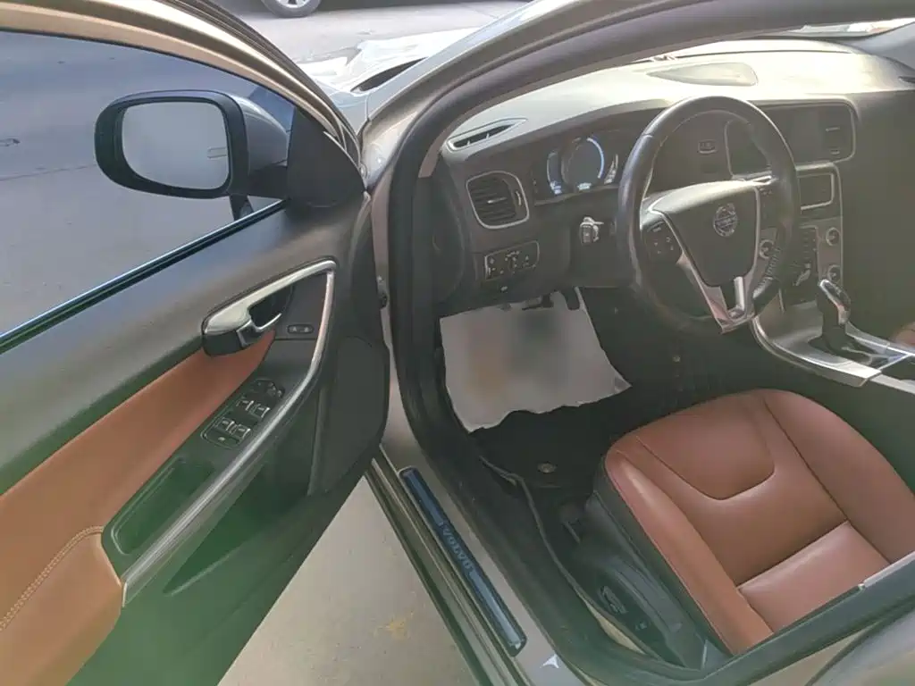 Volvo S60 — миниатюра 16