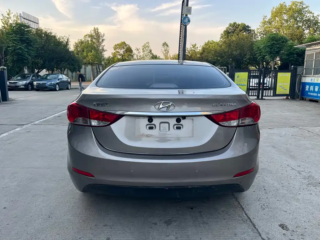 Hyundai Elantra Langdong — миниатюра 5